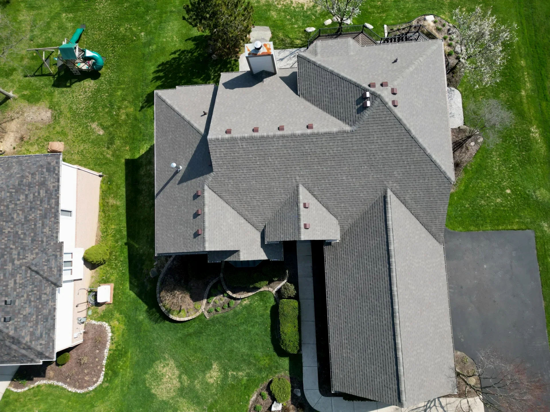 Roof Replacement in Commerce Township with Atlas Pinnacle Pristine Weathered Wood shingles — photo 4 of 8