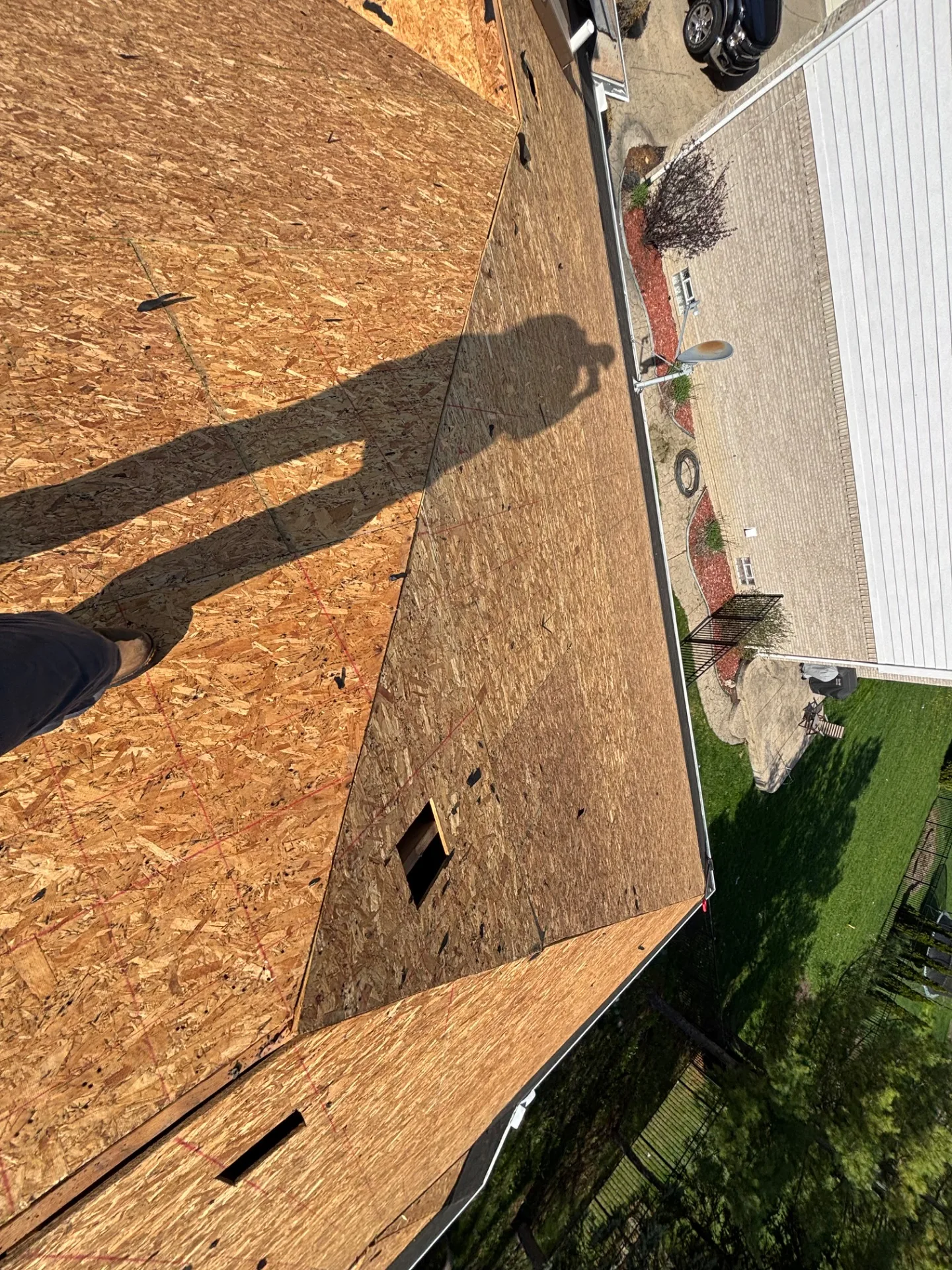 Roof Replacement in Macomb with Atlas Pinnacle Pristine Burnt Hickory shingles — photo 1 of 10