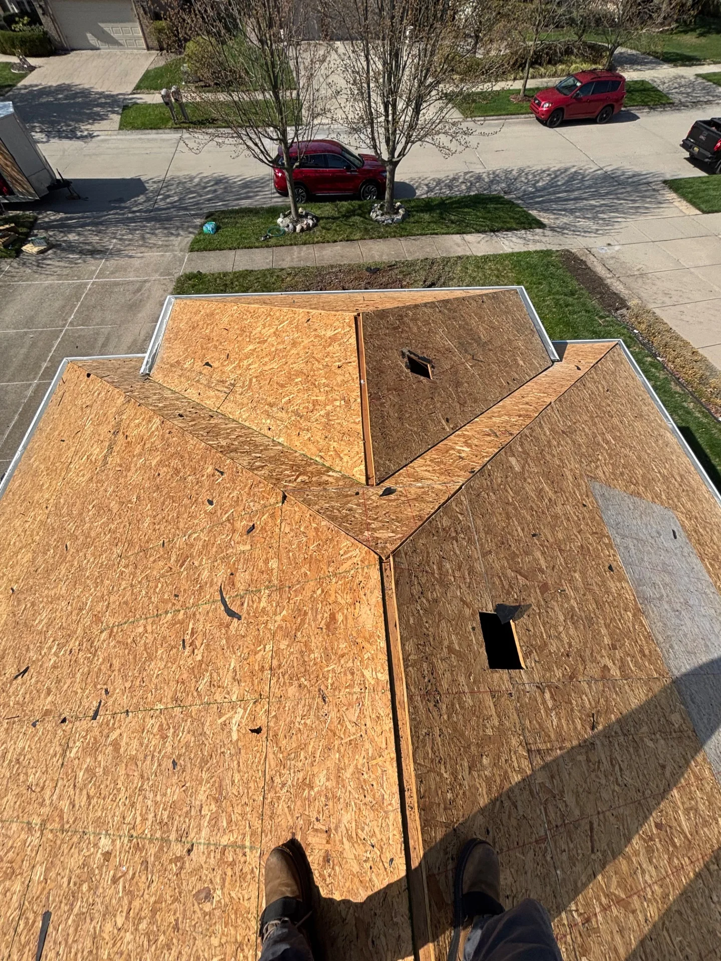 Roof Replacement in Macomb with Atlas Pinnacle Pristine Burnt Hickory shingles — photo 2 of 10