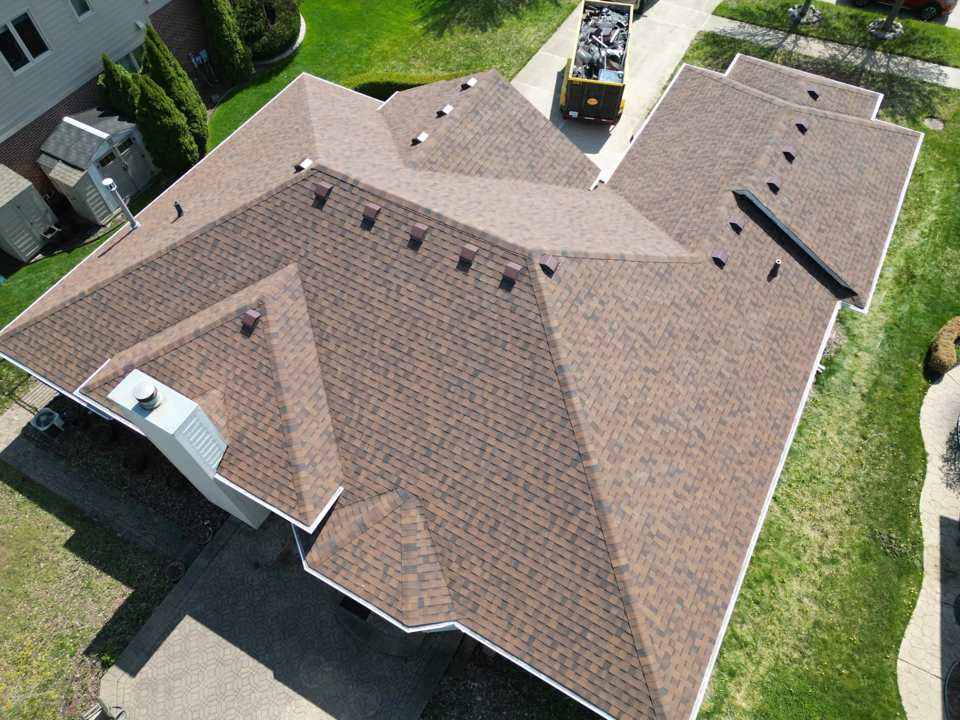 Roof Replacement in Macomb with Atlas Pinnacle Pristine Burnt Hickory shingles — photo 8 of 10
