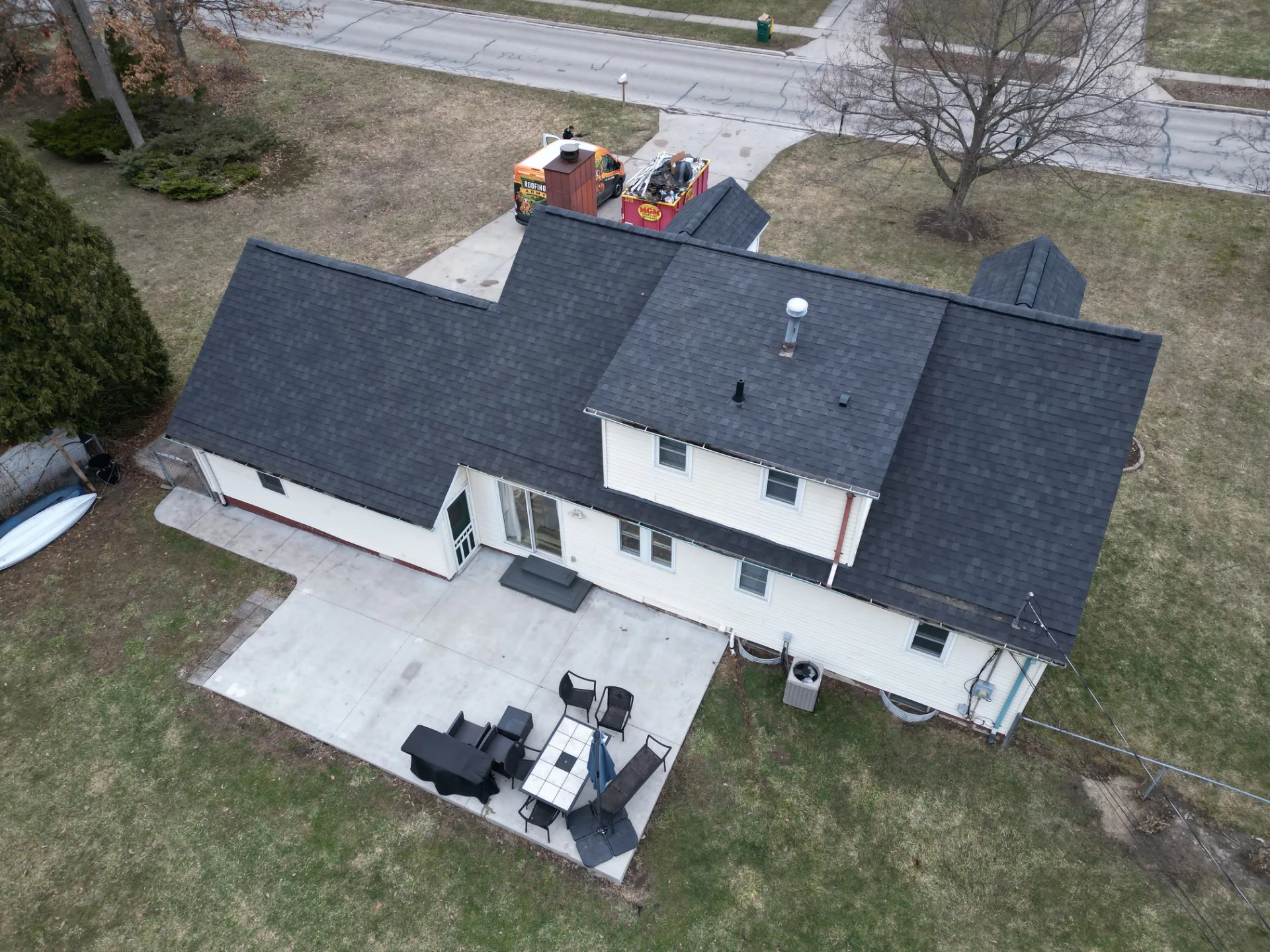 Roof Replacement in St. Clair with Atlas Pinnacle Pristine Black Shadow shingles — photo 9 of 12