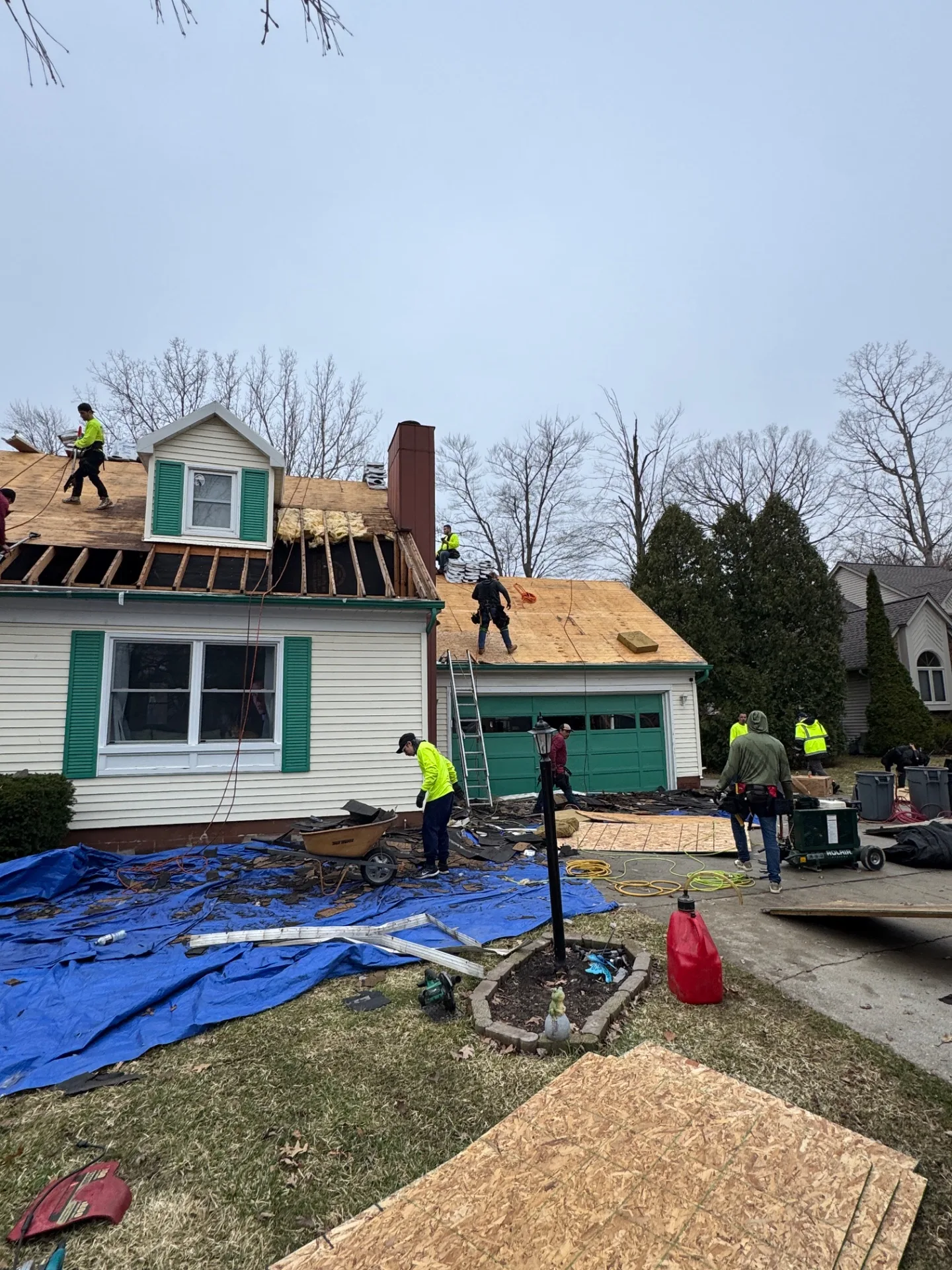 Roof Replacement in St. Clair with Atlas Pinnacle Pristine Black Shadow shingles — photo 4 of 12