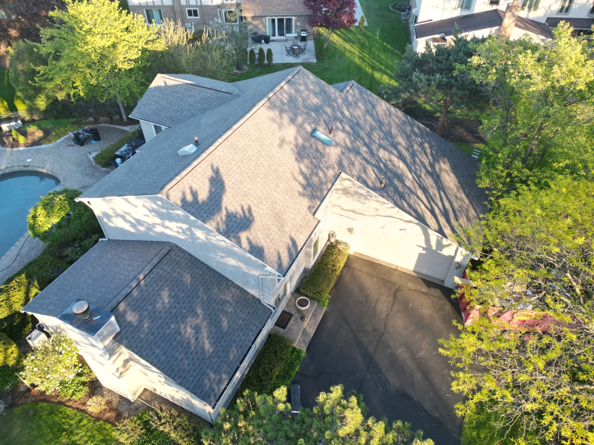 Roof Replacement in West Bloomfield Township with Atlas Pinnacle Pristine Weathered Wood shingles — photo 11 of 11